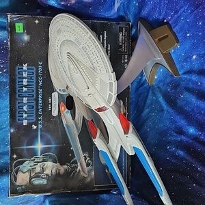 Star Trek U.S.S. Enterprise NCC-1701-E Ship